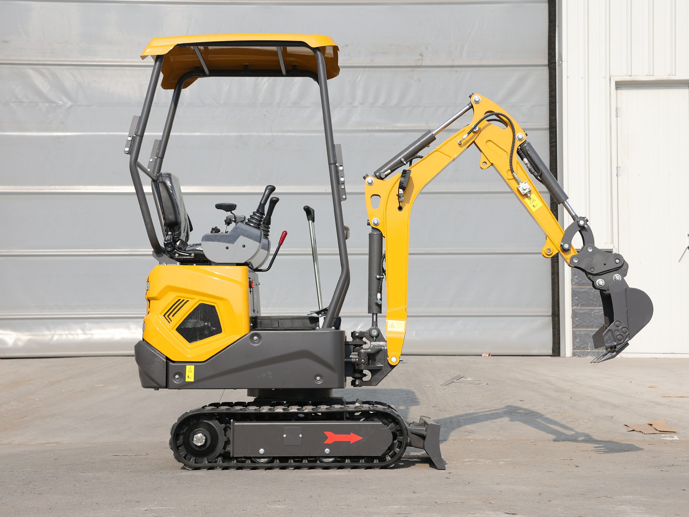 Huayee HY12 mini excavator, side profile view